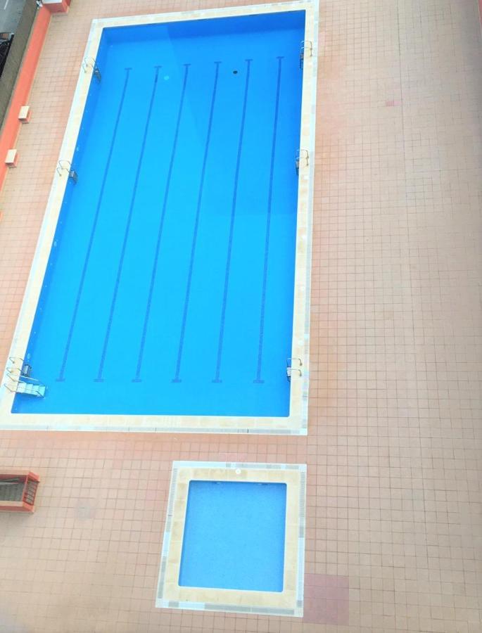 Apartamento Con Piscina Y Gran Terraza Con Vistas - Muy Cerca De La Playa, El Centro Y La Estacion Vilassar De Mar Exterior photo